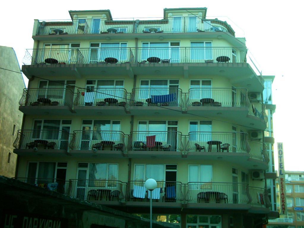 Семеен Хотел Елена Палас Nesebar Exterior photo