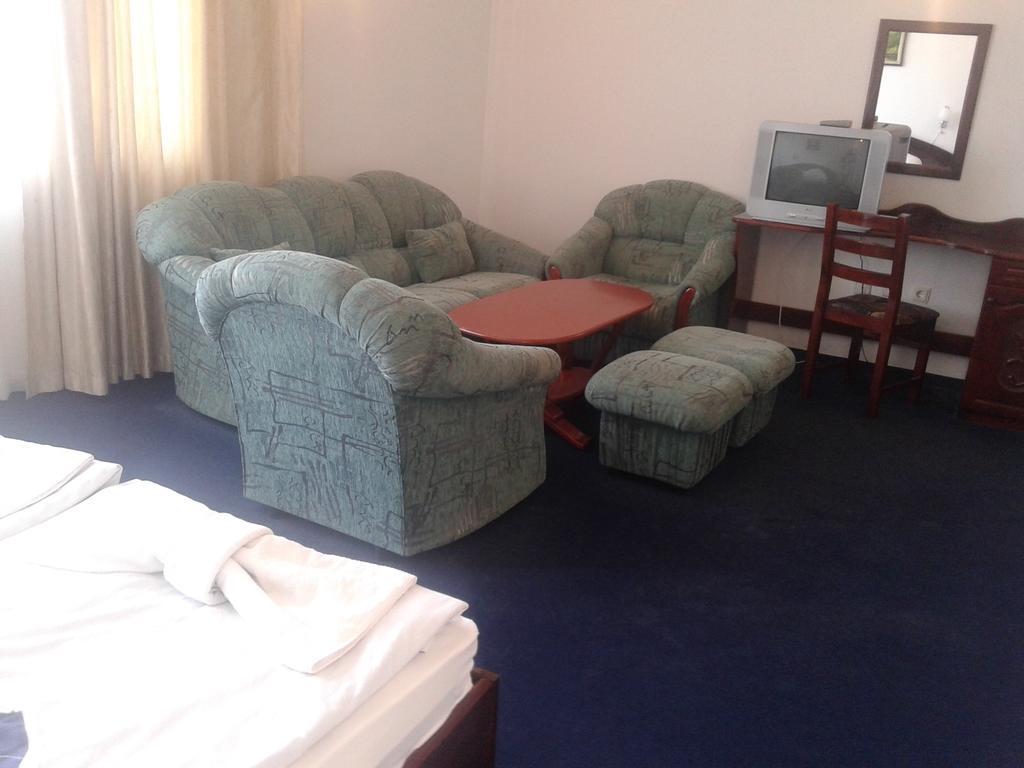 Семеен Хотел Елена Палас Nesebar Room photo