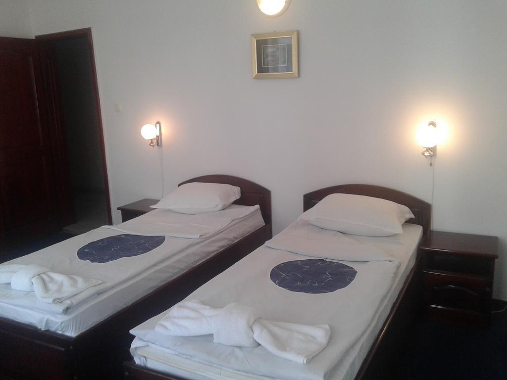 Семеен Хотел Елена Палас Nesebar Room photo