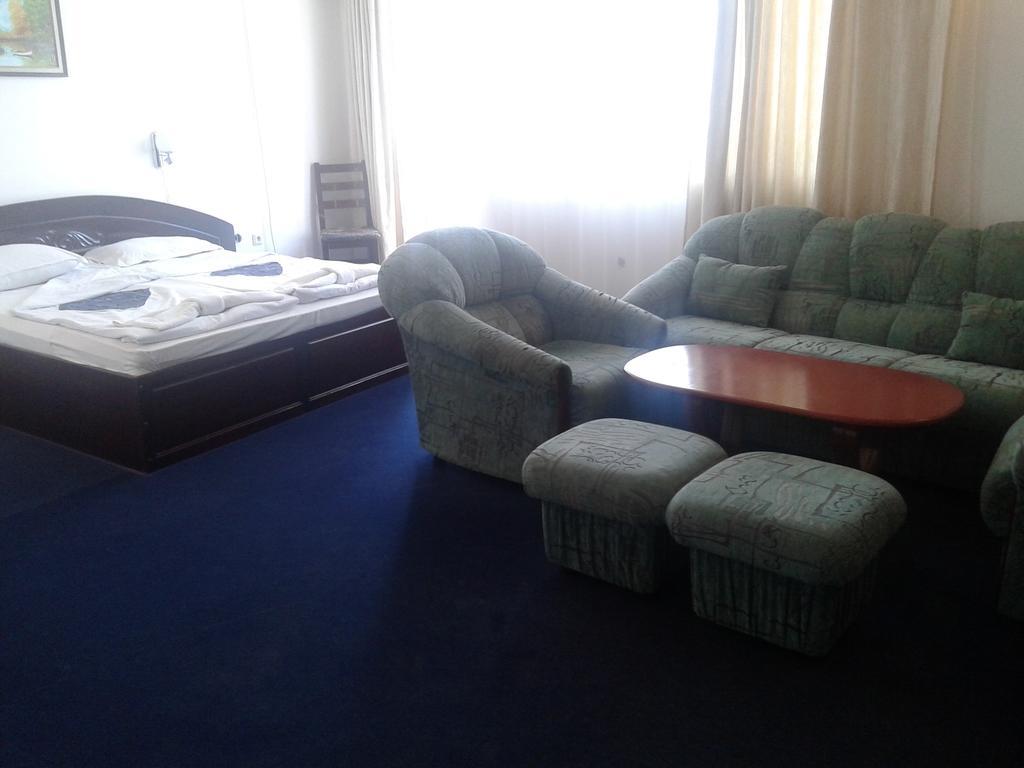 Семеен Хотел Елена Палас Nesebar Room photo
